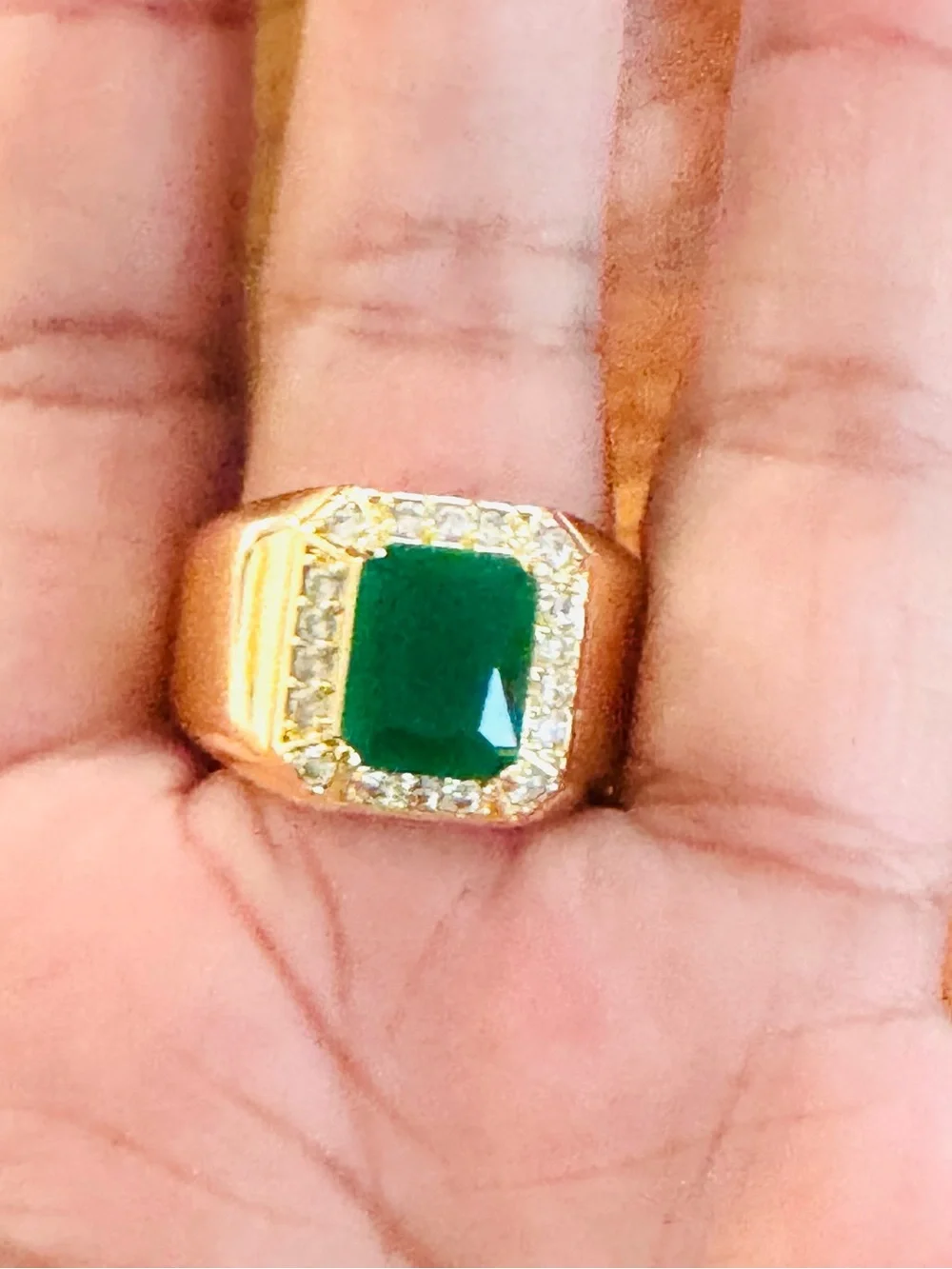 18K Gold Plated Men's Ring with Emerald Green Stone. Size 9
